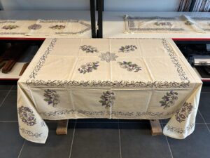 EL BASKISI DİKDÖRTGEN MASA ÖRTÜSÜ 206 X 140 CM
