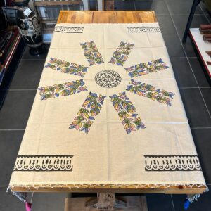 FİSKOS BONCUKLU EL BASKISI MASA ÖRTÜSÜ 102 X 102
