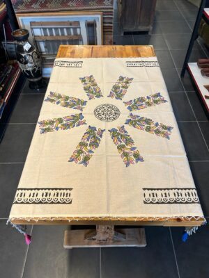 FİSKOS BONCUKLU EL BASKISI MASA ÖRTÜSÜ 102 X 102