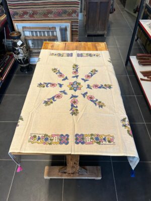 FİSKOS EL BASKISI MASA ÖRTÜSÜ 102 X 102