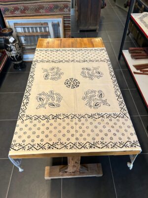 FİSKOS EL BASKISI MASA ÖRTÜSÜ 102 X 102