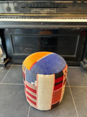 KİLİM KAPLI AHŞAP KASA PUF 40X42 CM - Görsel 3