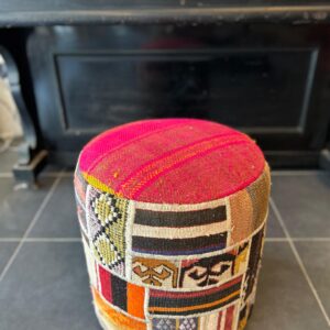KİLİM KAPLI AHŞAP KASA PUF 40X42 CM