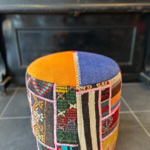 KİLİM KAPLI AHŞAP KASA PUF 40X42 CM
