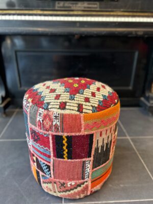 KİLİM KAPLI AHŞAP KASA PUF 40X42 CM