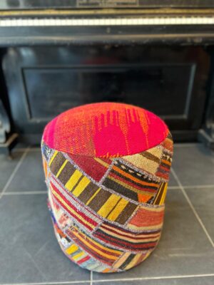 KİLİM KAPLI AHŞAP KASA PUF 40X42 CM
