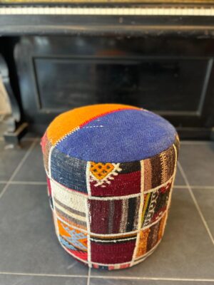 KİLİM KAPLI AHŞAP KASA PUF 40X42 CM