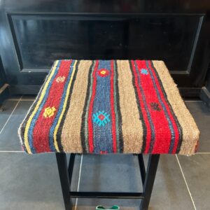 KİLİM KAPLI METAL AYAK TABURE 45X45X45 CM