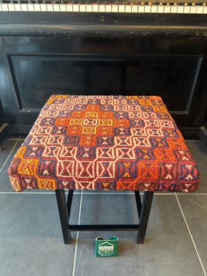 KİLİM KAPLI METAL AYAK TABURE 45X45X45 CM