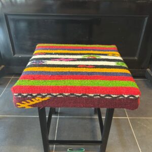 KİLİM KAPLI METAL AYAK TABURE 45X45X45 CM