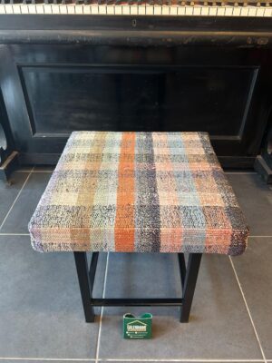 KİLİM KAPLI METAL AYAK TABURE 45X45X45 CM