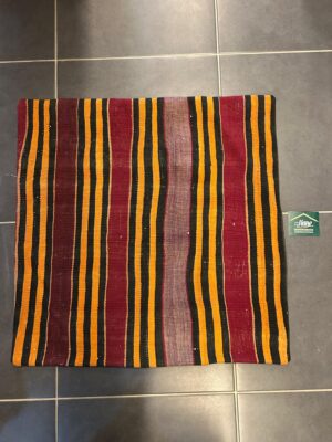 KİLİM KIRLENT ( 70 X 70 )