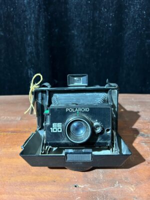 POLAROİD EE 100 FOTOĞRAF MAKİNESİ