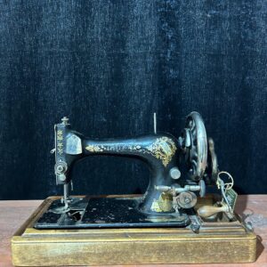 SİNGER R SERİSİ KOLLU ANTİKA DİKİŞ MAKİNESİ (1912) İSKOÇYA CLYDEBANK FABRİKASINDA ÜRETİLMİŞTİR
